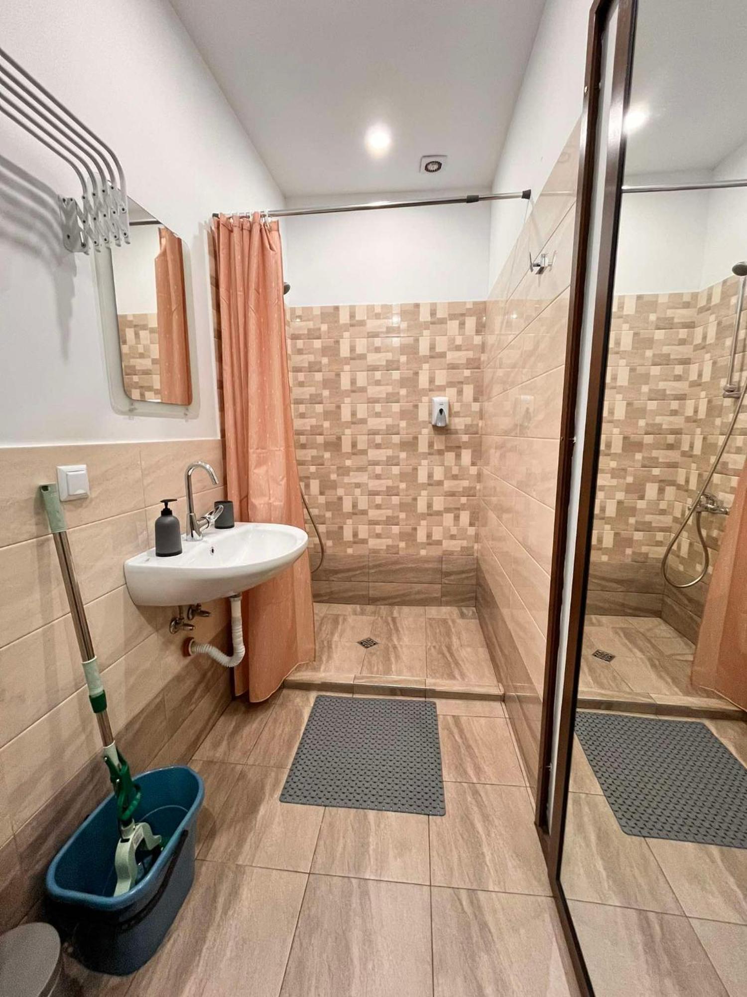 Exceptional Refurnished Location